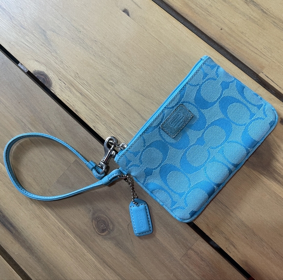 Coach Handbags - Coach Vintage Bright Blue Logo Wristlet With Keychain